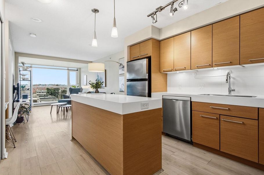 607 2770 Sophia Street Vancouver, BC - 1