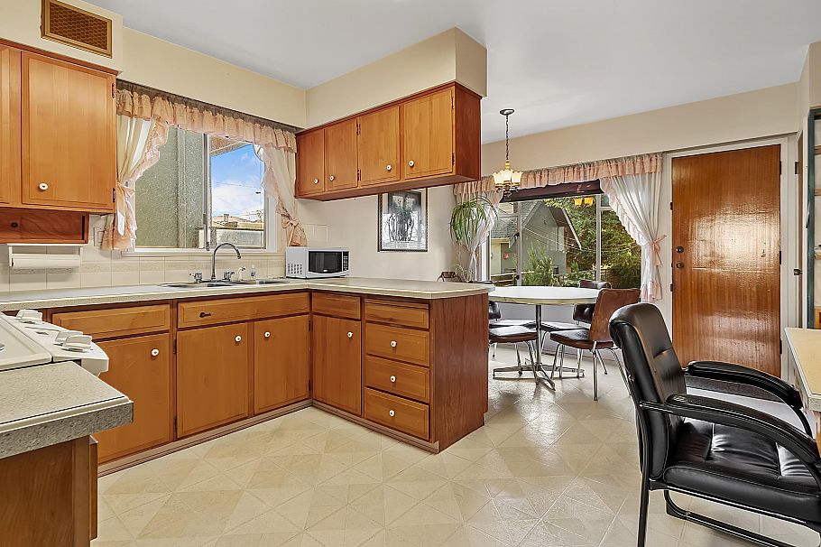 478 E 53rd Avenue Vancouver, BC - 8