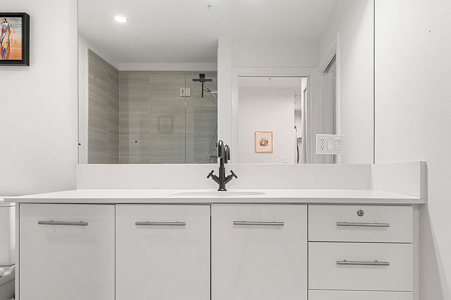 107 733 W 3rd Street North Vancouver, BC - 25