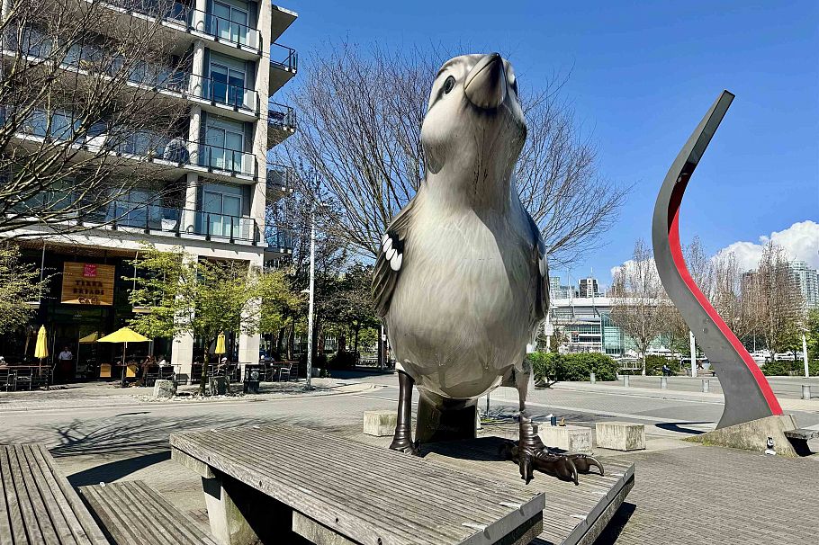 102 128 Athletes Way Vancouver, BC - 40