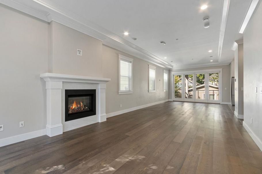 3443 W 11th Avenue Vancouver, BC - 4