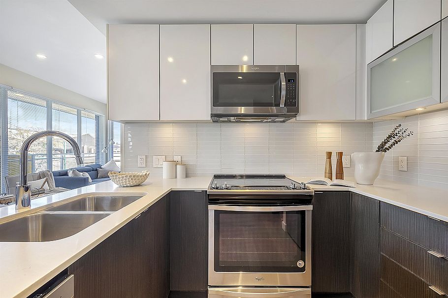 306 688 E 19th Avenue Vancouver, BC - 9