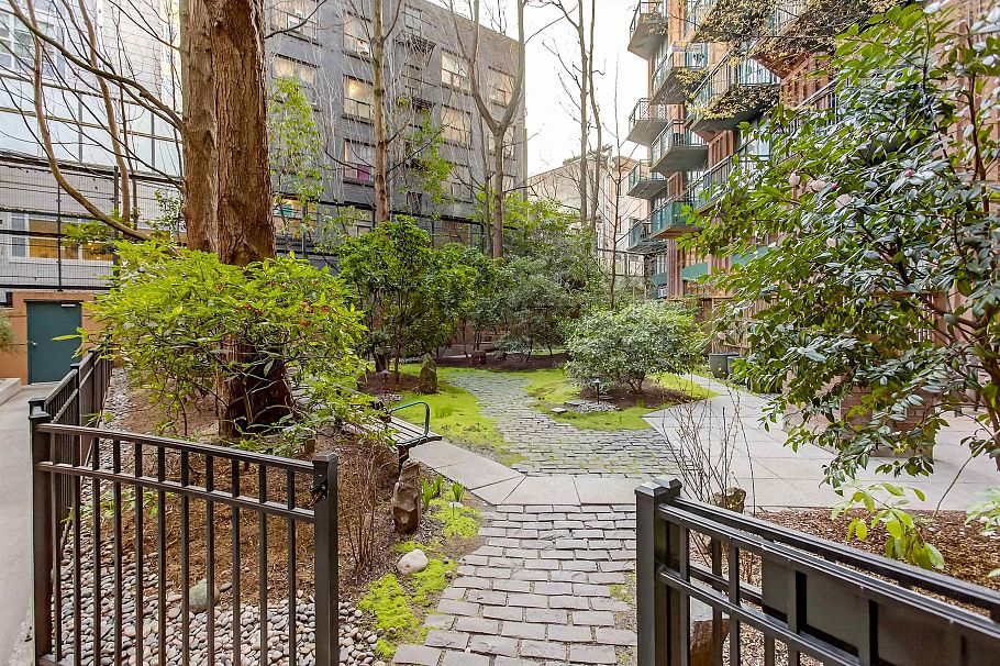 805 22 E Cordova Street Vancouver, BC - 26