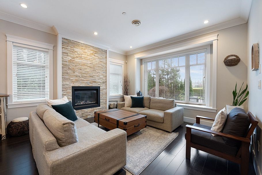 2798 W 19th Avenue Vancouver, BC - 2