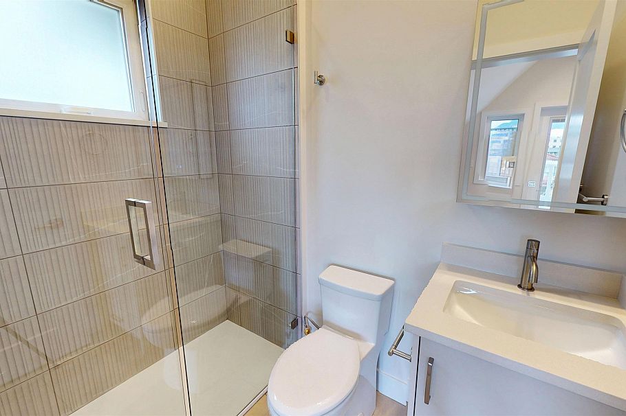 1 2528 Turner Street Vancouver, BC - 17