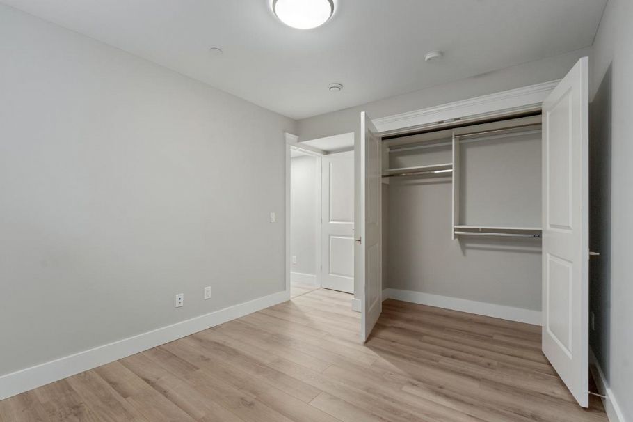 3443 W 11th Avenue Vancouver, BC - 25