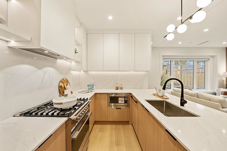 3156-1 E 8th Avenue Vancouver, BC - 10