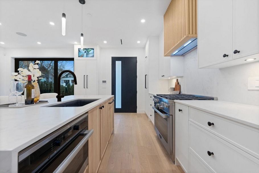 1 2846 W 12th Avenue Vancouver, BC - 5