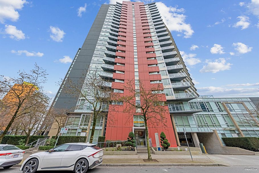 2705 918 Cooperage Way Vancouver, BC - 1