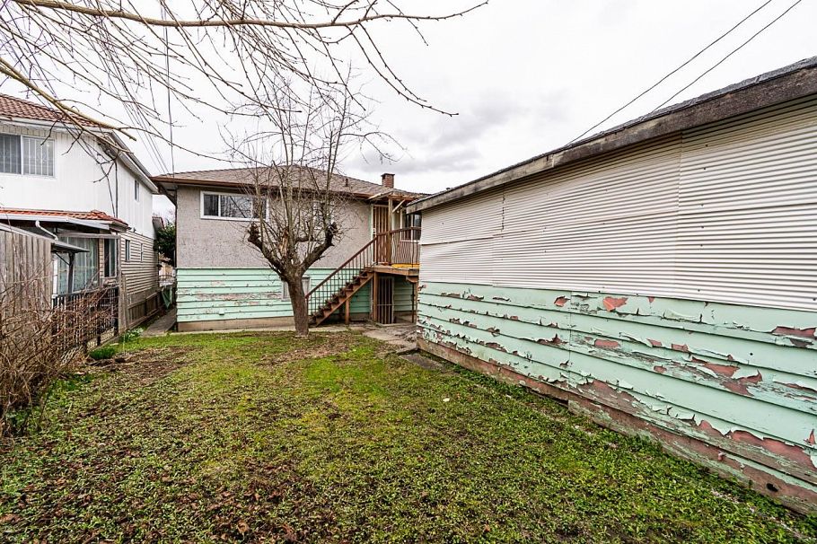 3484 E 25th Avenue Vancouver, BC - 26