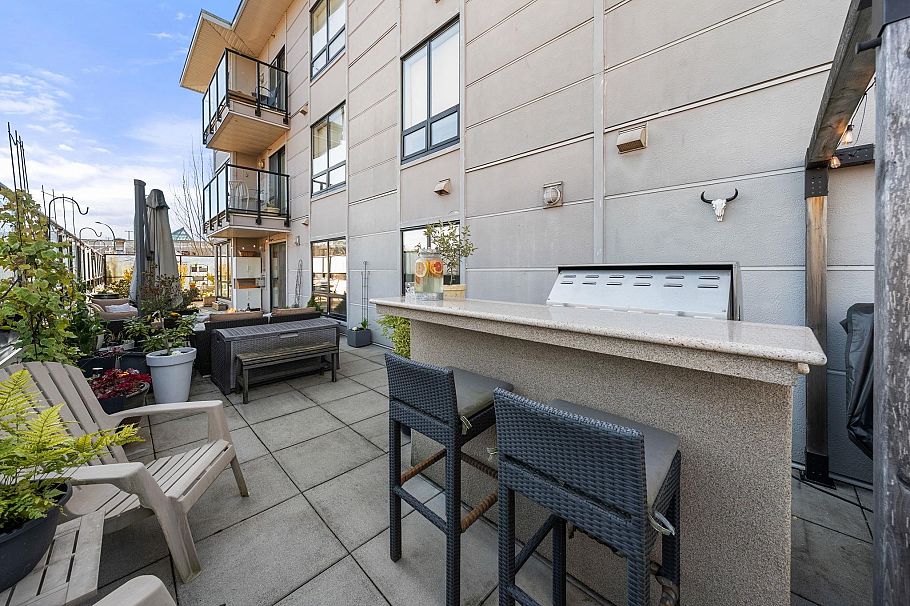 206 935 W 16th Street North Vancouver, BC - 21