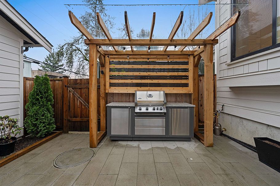 919 E 10th Avenue Vancouver, BC - 28