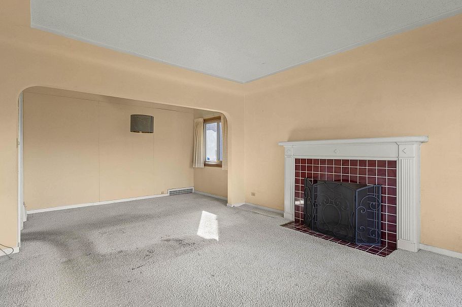 3910 W 10th Avenue Vancouver, BC - 11