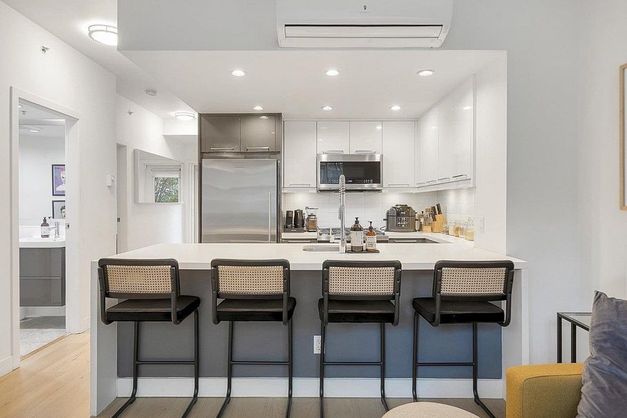 930 Richards Street Vancouver, BC - 7