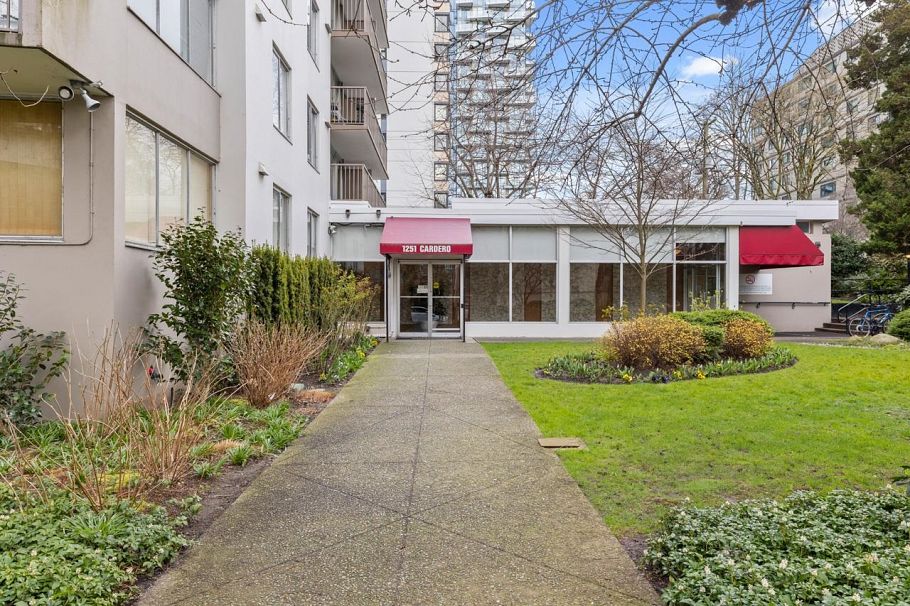 1001 1251 Cardero Street Vancouver, BC - 36