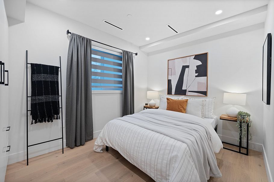 919 E 10th Avenue Vancouver, BC - 17