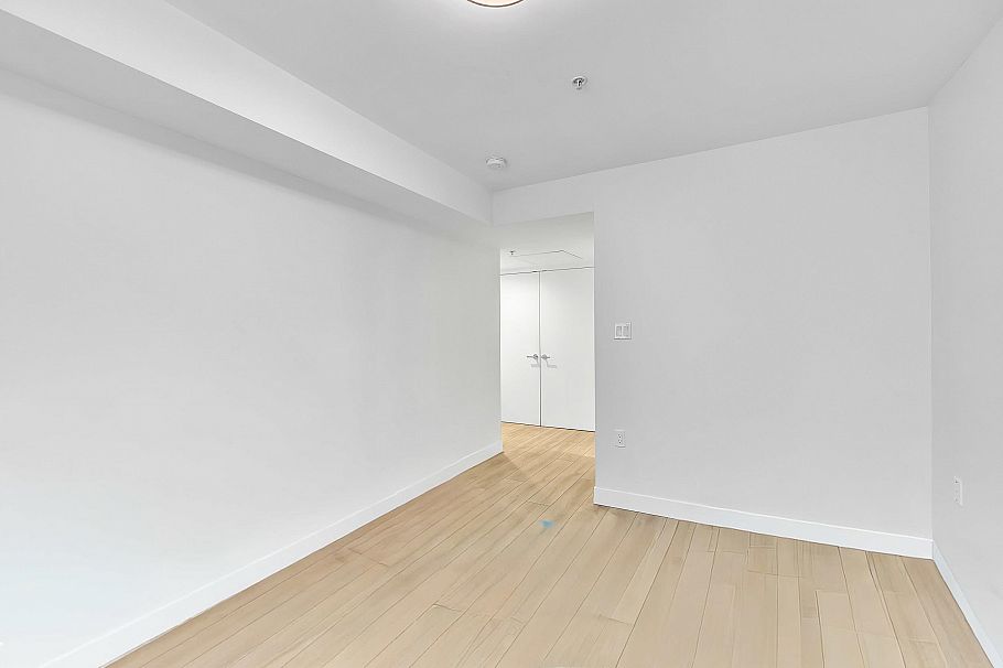 209 1519 Crown Street North Vancouver, BC - 12