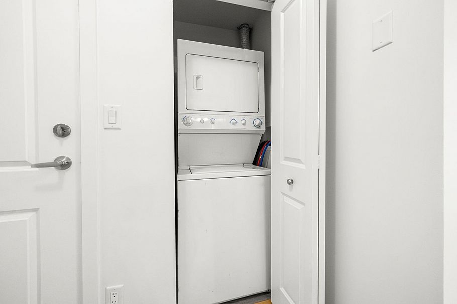 PH8 688 E 17th Avenue Vancouver, BC - 23