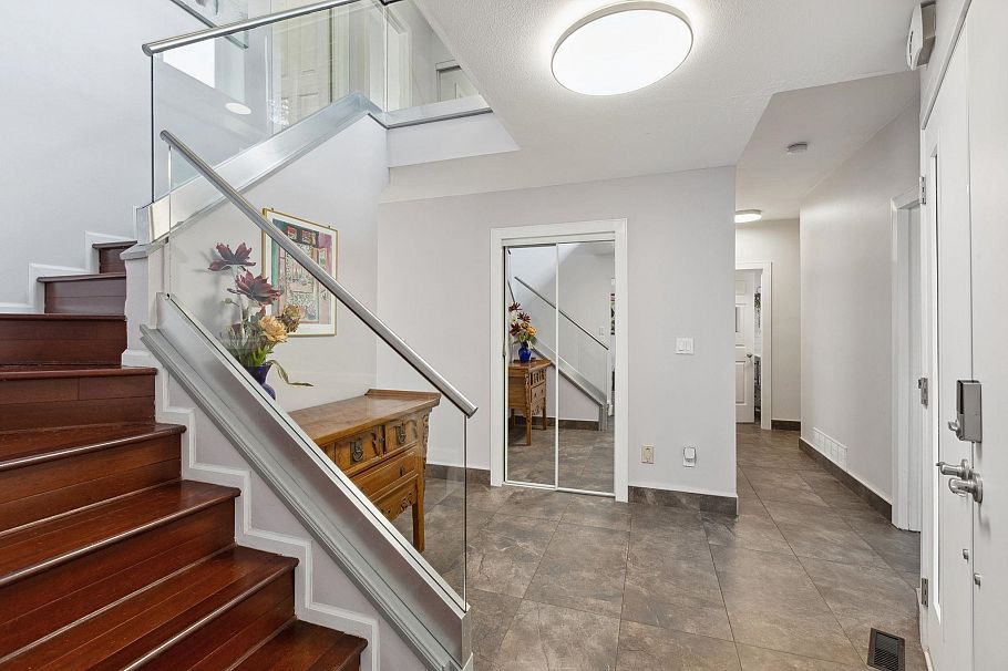 1501 Ostler Court North Vancouver, BC - 7