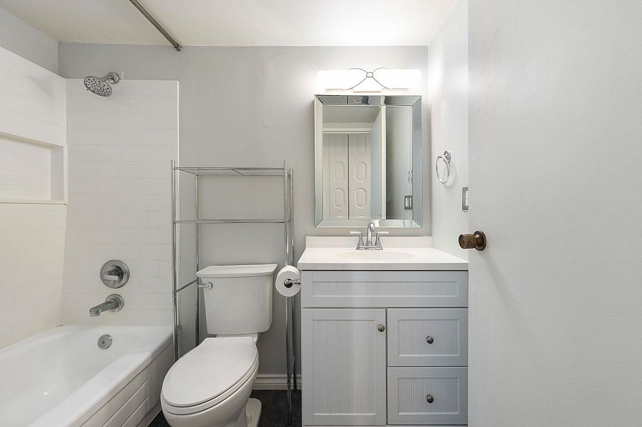 215 830 E 7th Avenue Vancouver, BC - 10