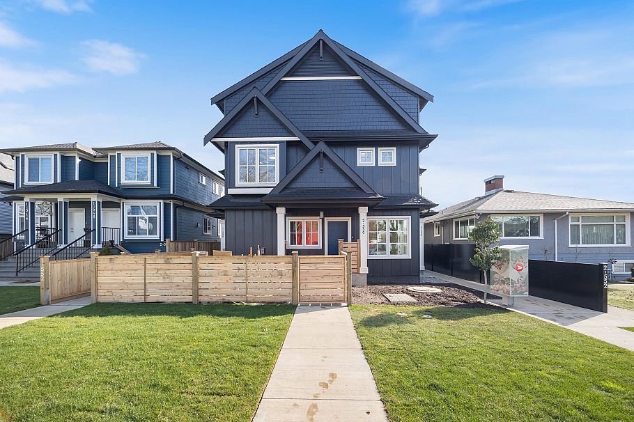 3 550 Kaslo Street Vancouver, BC - 3