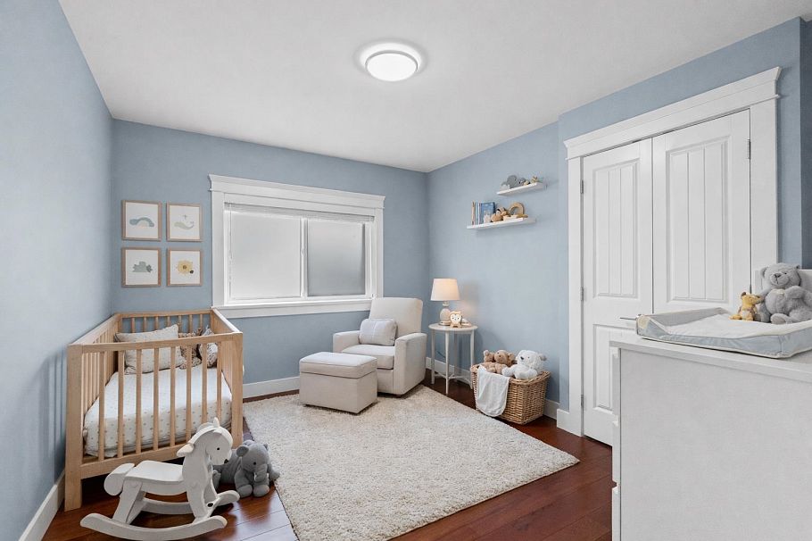 307 E 6th Street North Vancouver, BC - 30