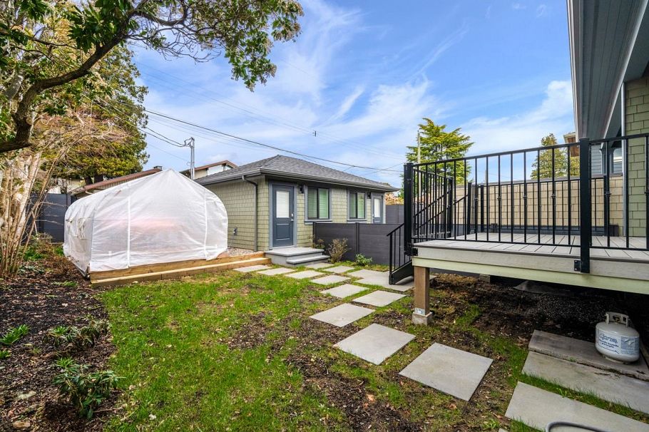 769 W 53rd Avenue Vancouver, BC - 22