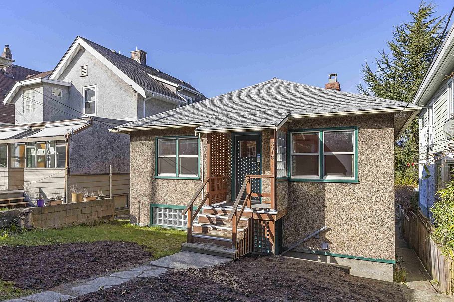 3910 W 10th Avenue Vancouver, BC - 22