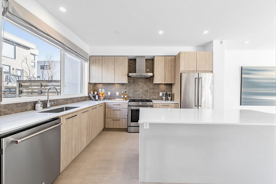 30 3597 Malsum Drive North Vancouver, BC - 9