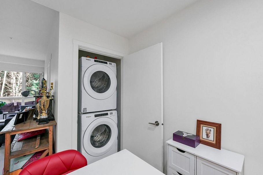 409 3596 Malsum Drive North Vancouver, BC - 9