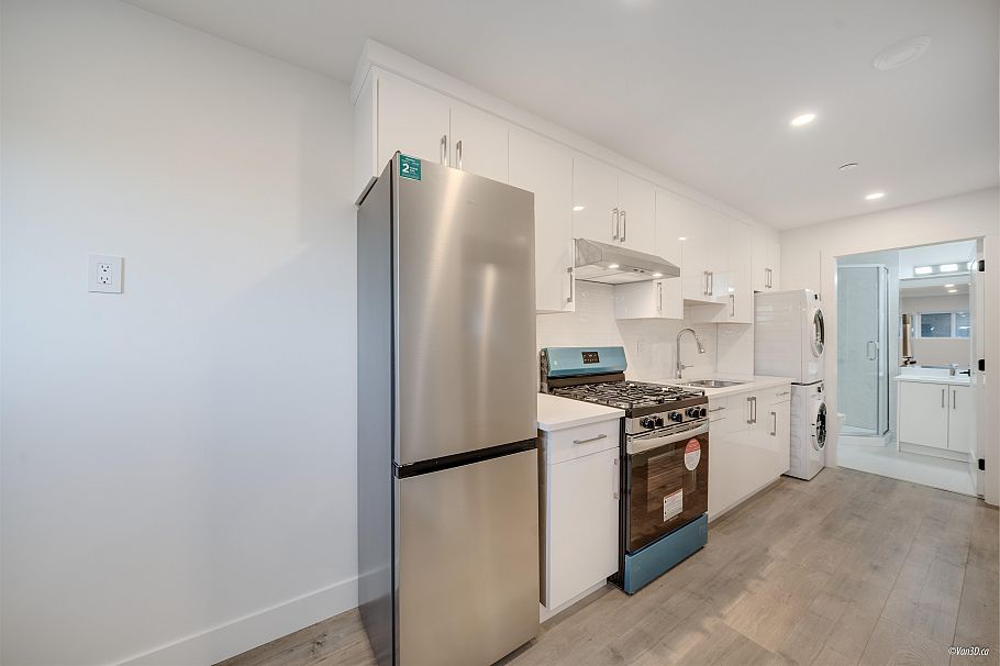 1167 E 63rd Avenue Vancouver, BC - 27