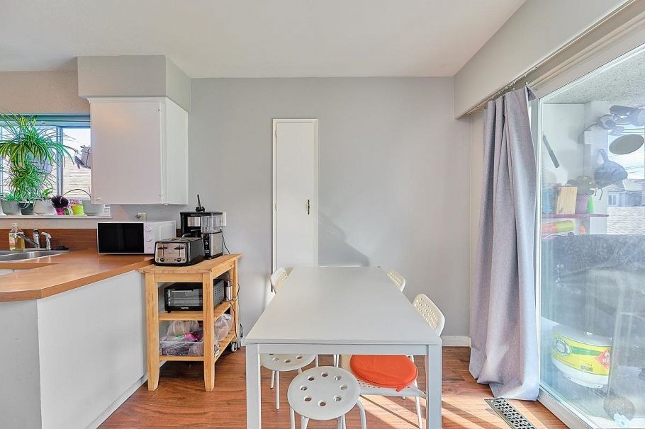 50 E 37th Avenue Vancouver, BC - 10