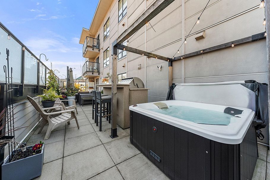 206 935 W 16th Street North Vancouver, BC - 19