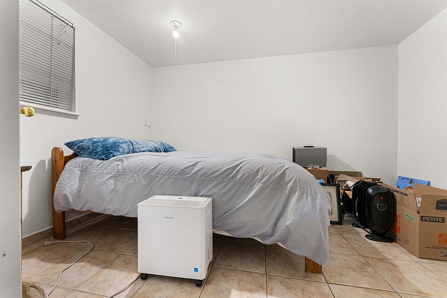 2980 W 8th Avenue Vancouver, BC - 17