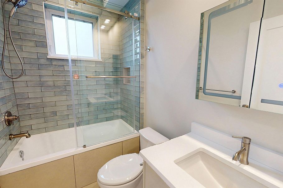 1 2528 Turner Street Vancouver, BC - 14