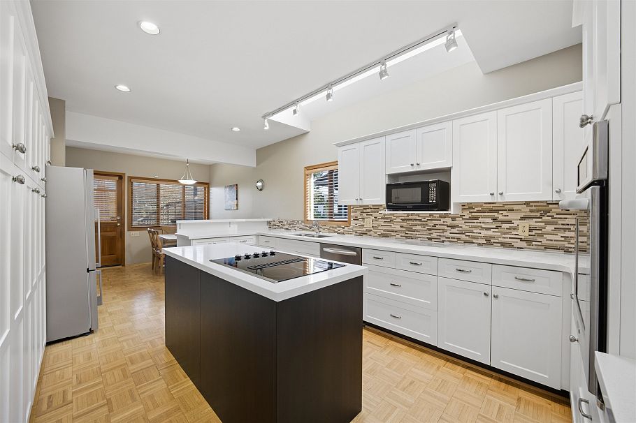 2865 W 30th Avenue Vancouver, BC - 6