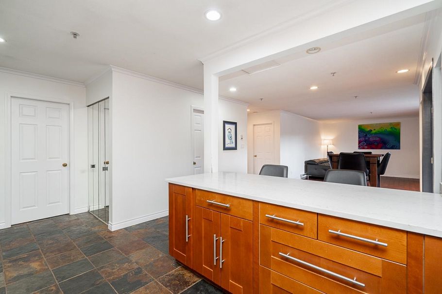 405 1000 Bowron Court North Vancouver, BC - 10