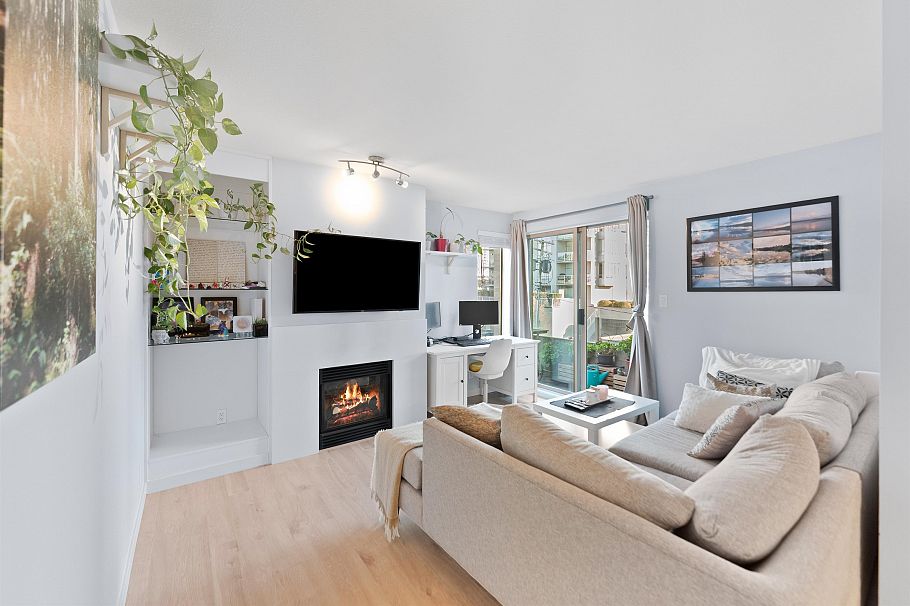 304 137 W 17th Street North Vancouver, BC - 10