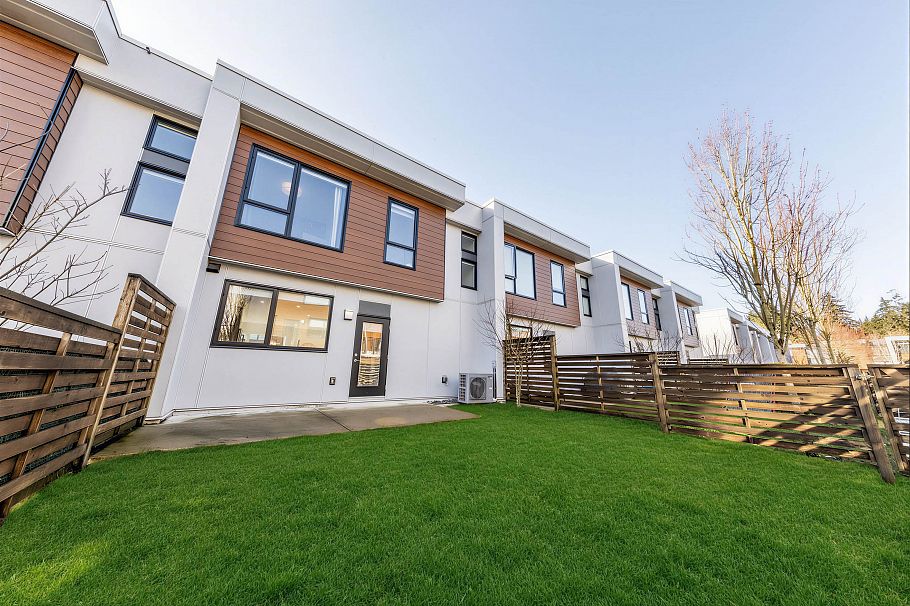 30 3597 Malsum Drive North Vancouver, BC - 15