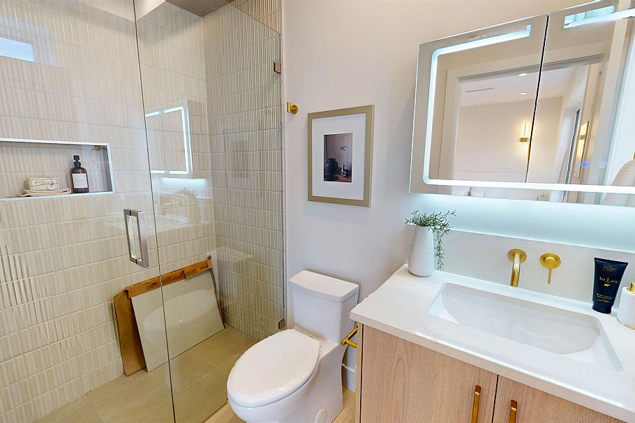 2 2528 Turner Street Vancouver, BC - 11