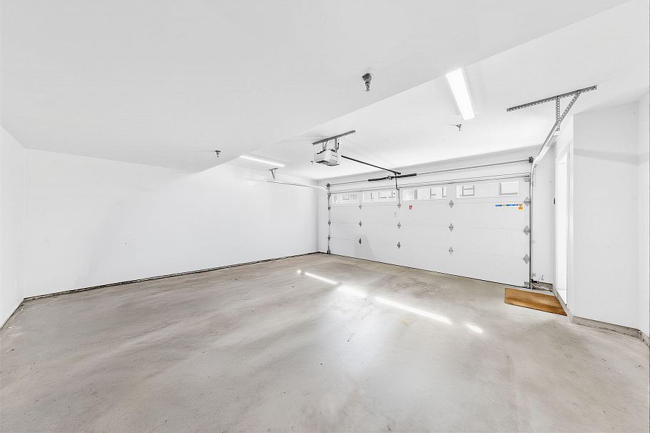 30 3597 Malsum Drive North Vancouver, BC - 29