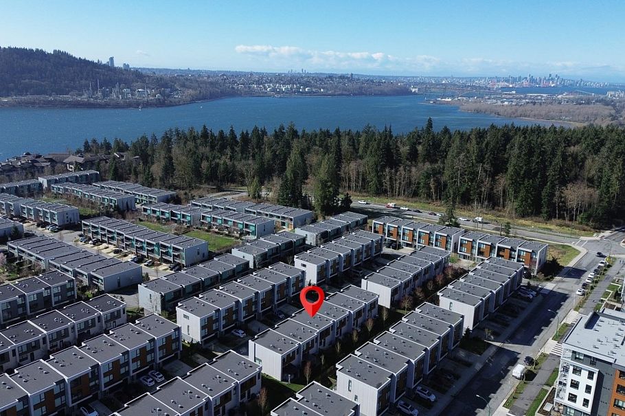 30 3597 Malsum Drive North Vancouver, BC - 40