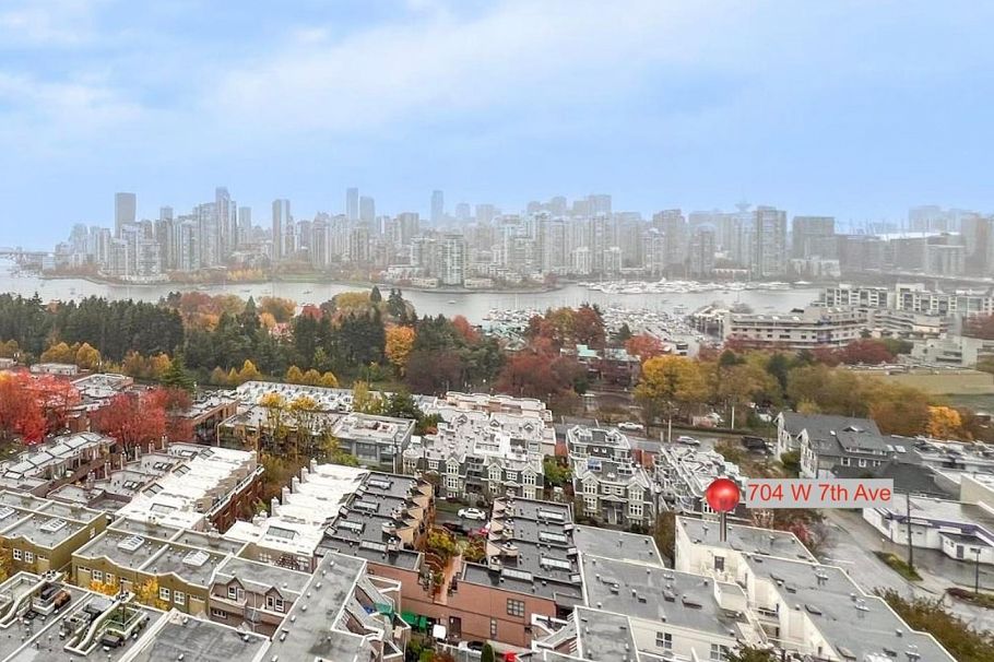 10 704 W 7th Avenue Vancouver, BC - 1