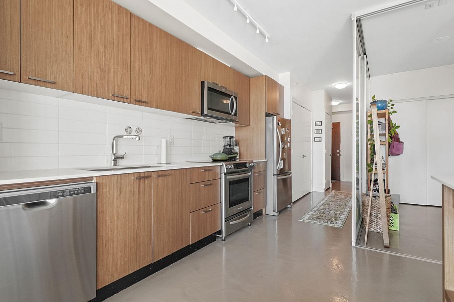 715 221 Union Street Vancouver, BC - 7