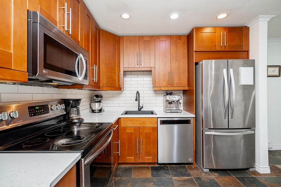 405 1000 Bowron Court North Vancouver, BC - 9