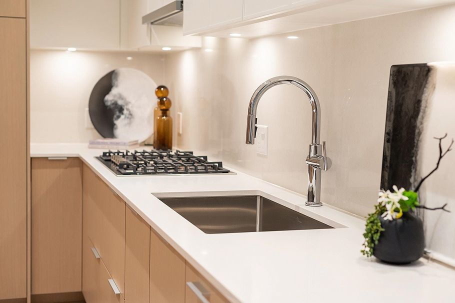 1107 128 W 15th Street North Vancouver, BC - 7