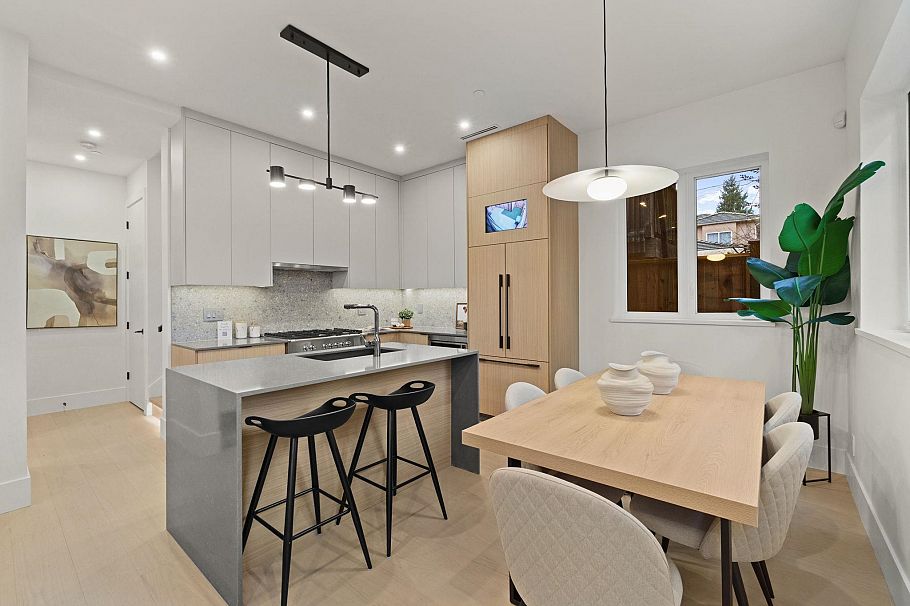 2 1945 E 13th Ave Avenue Vancouver, BC - 3