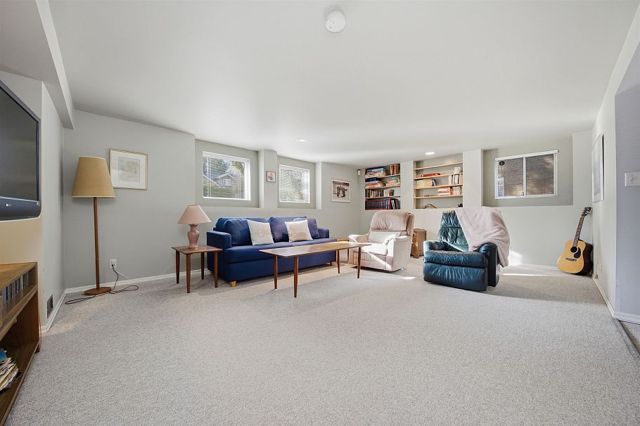 2865 W 30th Avenue Vancouver, BC - 21