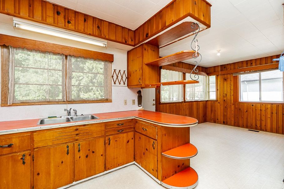 2212 Old Dollarton Road North Vancouver, BC - 18