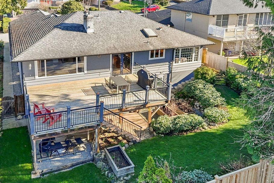 759 Winona Avenue North Vancouver, BC - 25